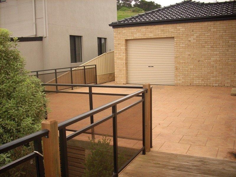 115 Shearwater Drive, Lake Heights NSW 2502