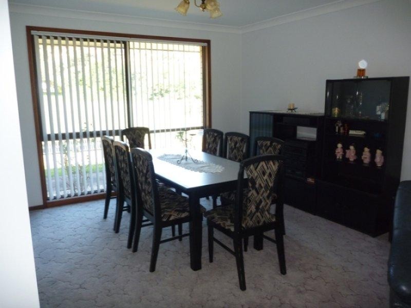 11 Regency Crescent, Berkeley NSW 2506