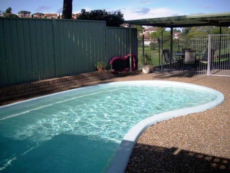 11 Regency Crescent, Berkeley NSW 2506