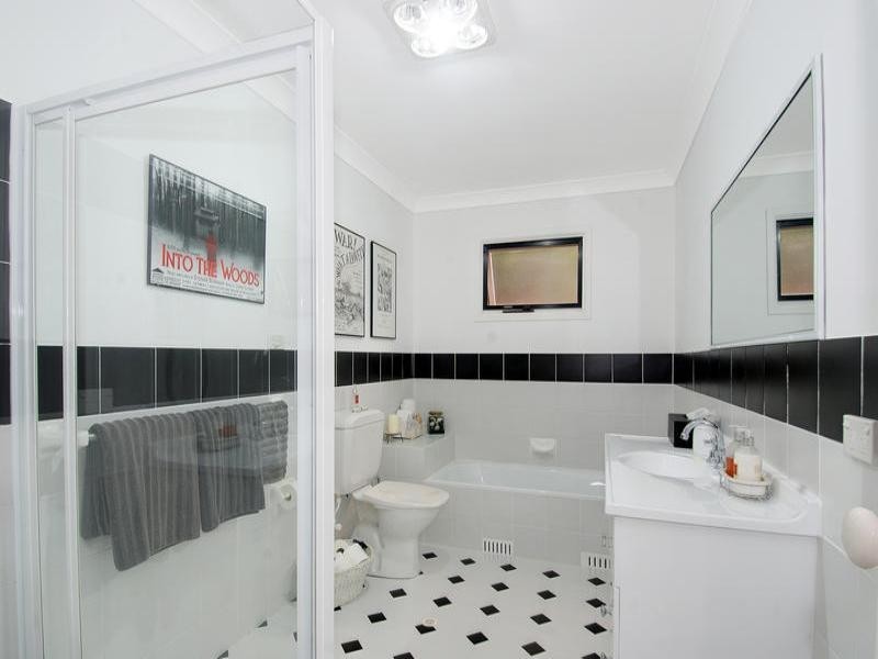 29 Plumwood Crescent, Cordeaux Heights NSW 2526
