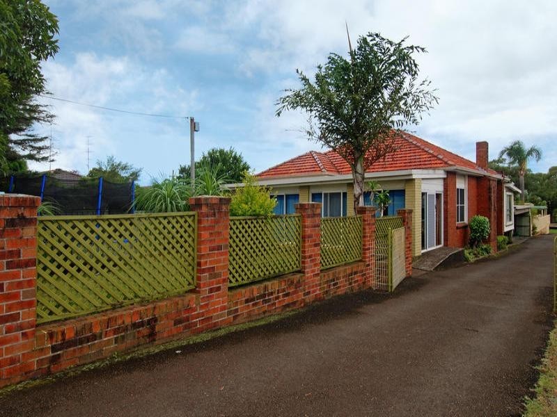 1 & 1a David Crescent, Fairy Meadow NSW 2519