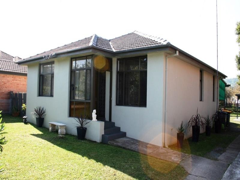 37 Winnima Way, Berkeley NSW 2506