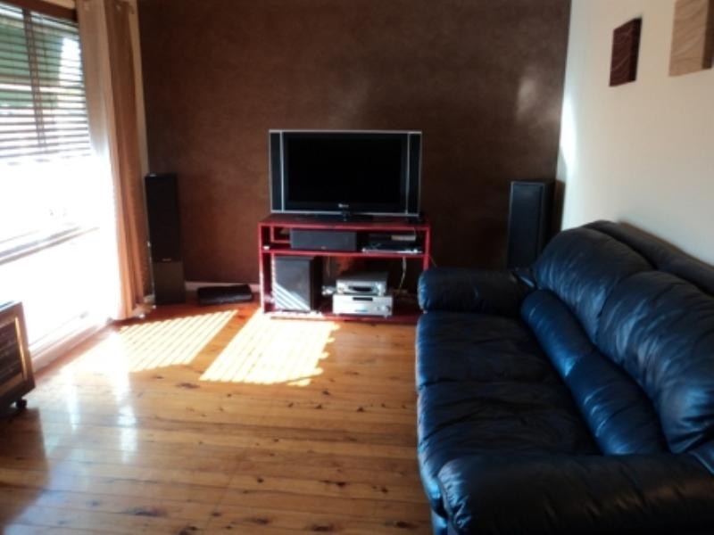 13 Oak Street, Albion Park Rail NSW 2527