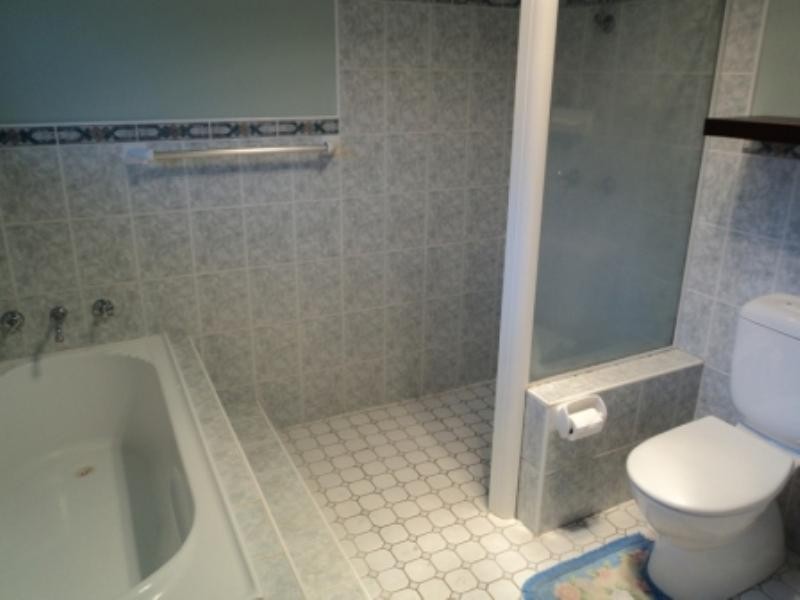 13 Oak Street, Albion Park Rail NSW 2527