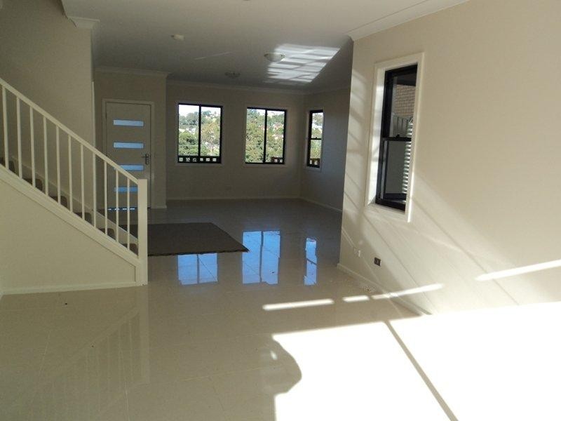 32 Bruce Street, Unanderra NSW 2526