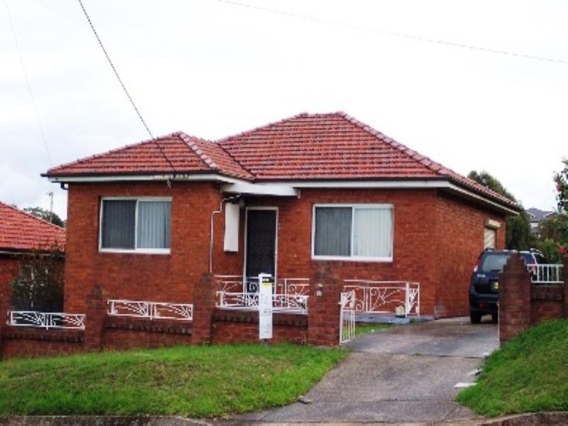 42 Lake Heights Road, Lake Heights NSW 2502