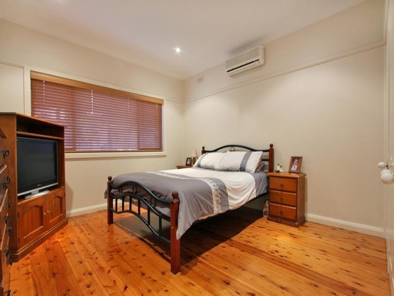 9 Grasmere Street, Mount Saint Thomas NSW 2500
