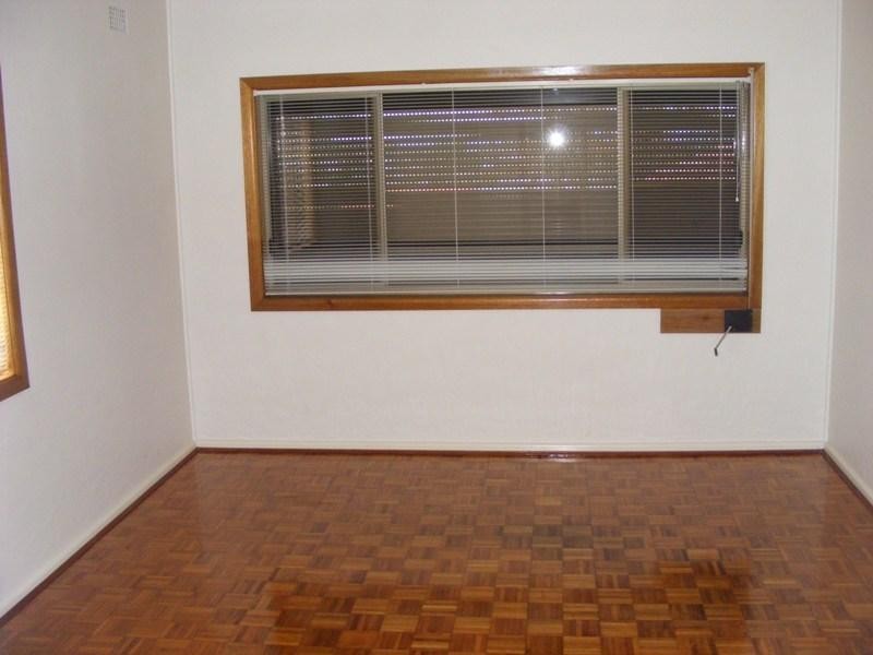 70 Blackman Parade, Unanderra NSW 2526