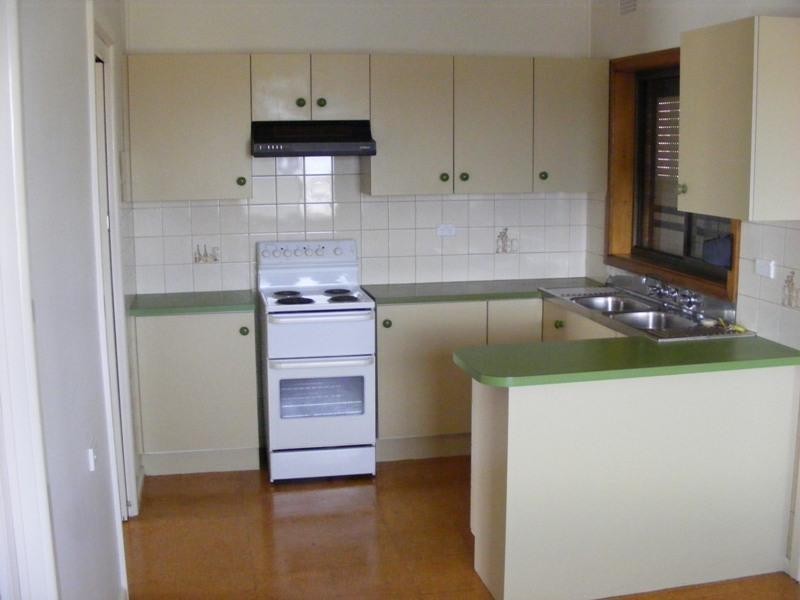 70 Blackman Parade, Unanderra NSW 2526