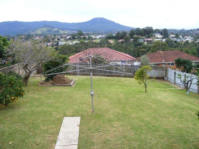 70 Blackman Parade, Unanderra NSW 2526