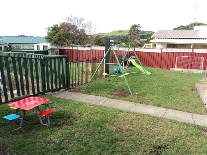 52 Orana Parade, Unanderra NSW 2526