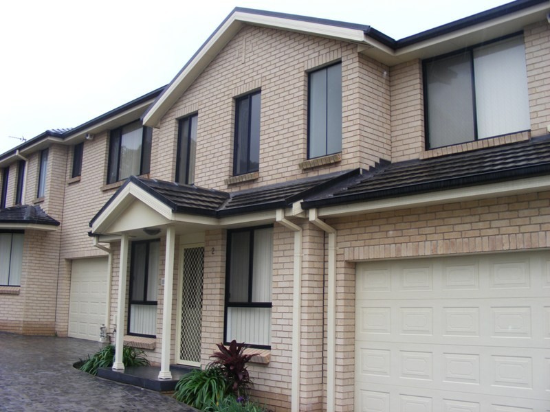 2/8 Mackie Street, Coniston NSW 2500