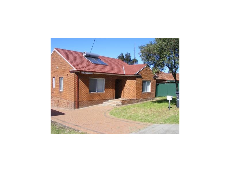 11 Lee Street, Warrawong NSW 2502