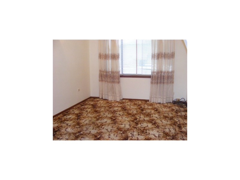 74 Rowland Avenue, Wollongong NSW 2500
