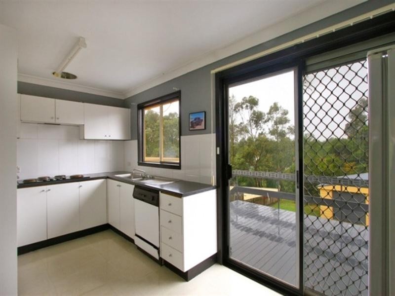 31 Bruce, Unanderra NSW 2526