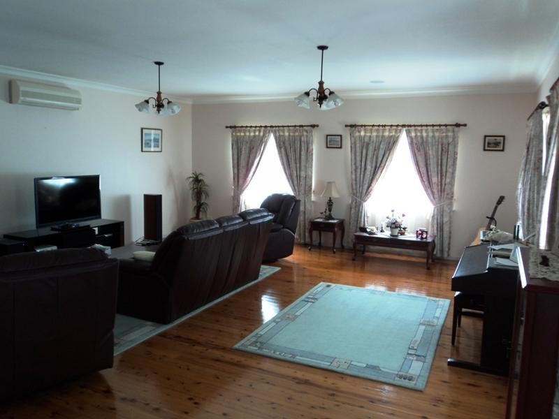 6 Gwynne Street, Gwynneville NSW 2500