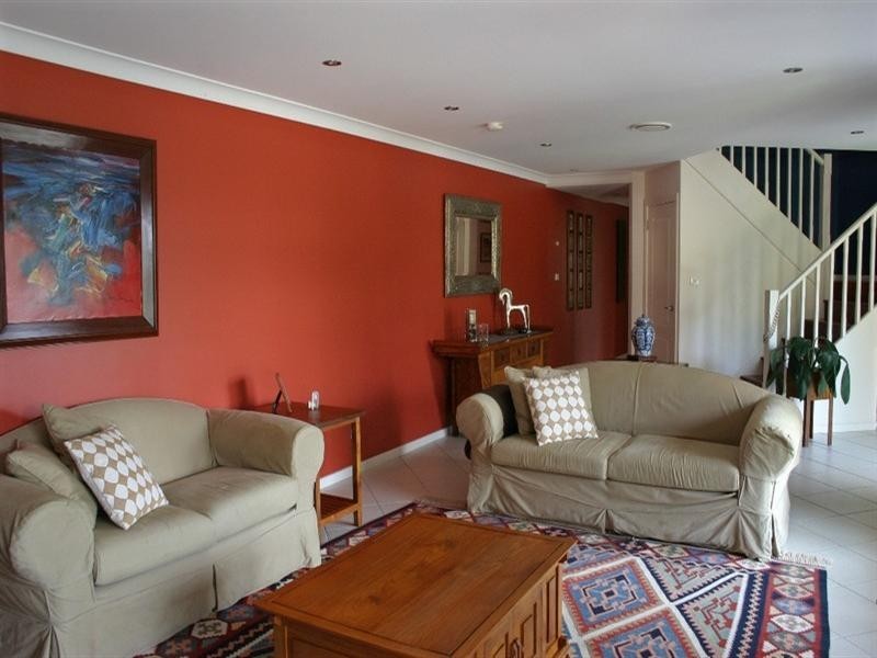 10 Woodlands Place, Figtree NSW 2525