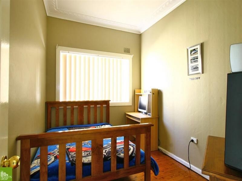 12 Merrett Avenue, Cringila NSW 2502