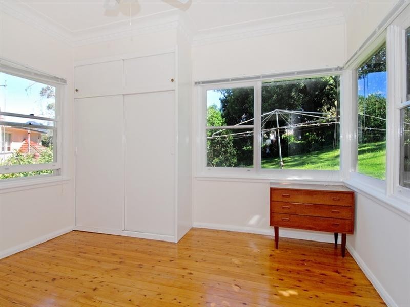 6 Holmden Avenue, Mangerton NSW 2500