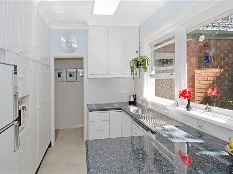 6 Holmden Avenue, Mangerton NSW 2500