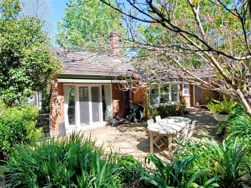 6 Holmden Avenue, Mangerton NSW 2500