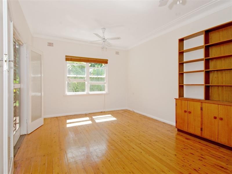 6 Holmden Avenue, Mangerton NSW 2500