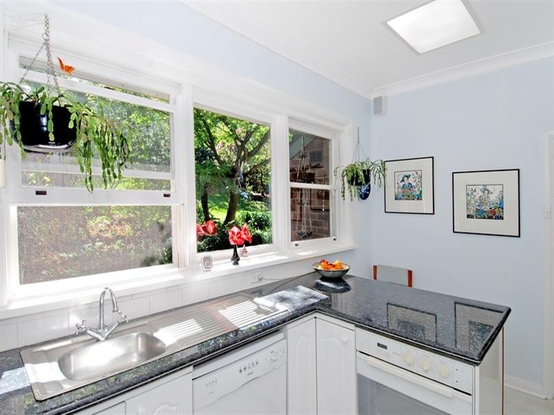 6 Holmden Avenue, Mangerton NSW 2500