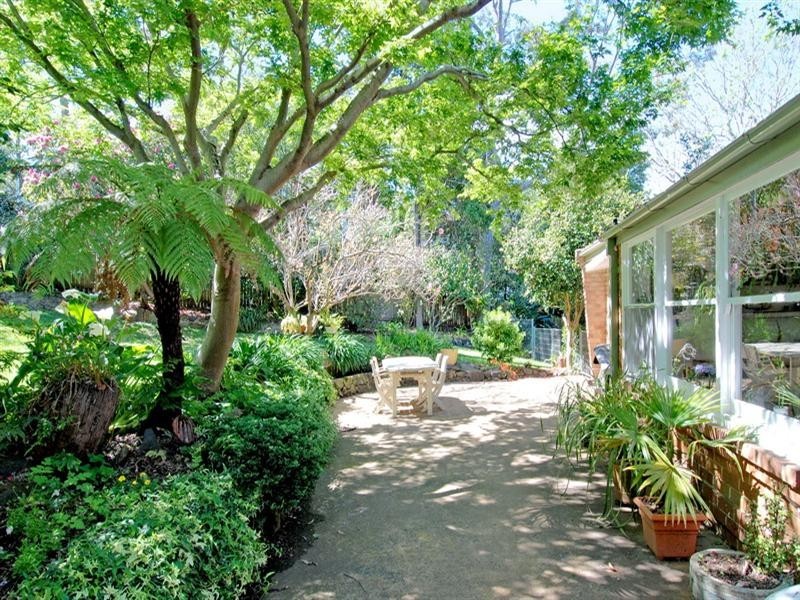 6 Holmden Avenue, Mangerton NSW 2500