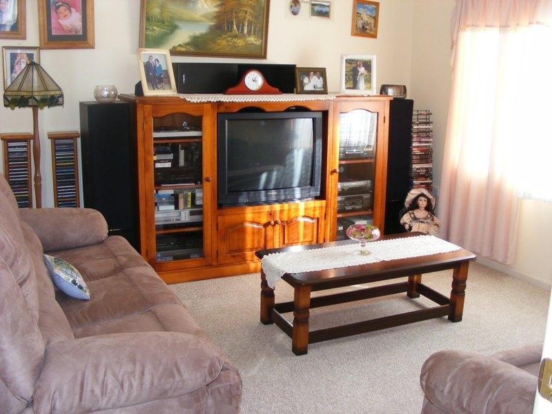 63 Weringa Avenue, Lake Heights NSW 2502