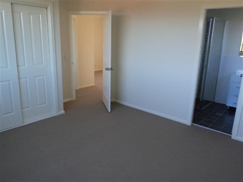 32 Bruce Street, Unanderra NSW 2526