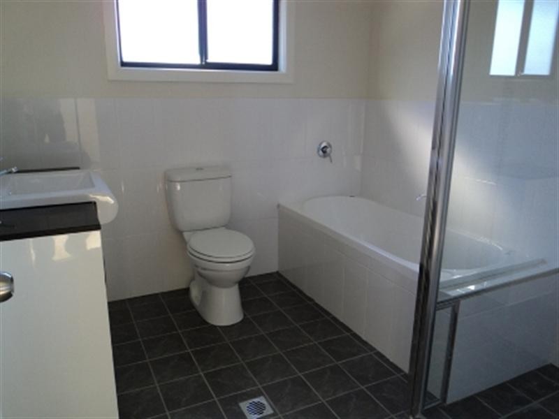 32 Bruce Street, Unanderra NSW 2526