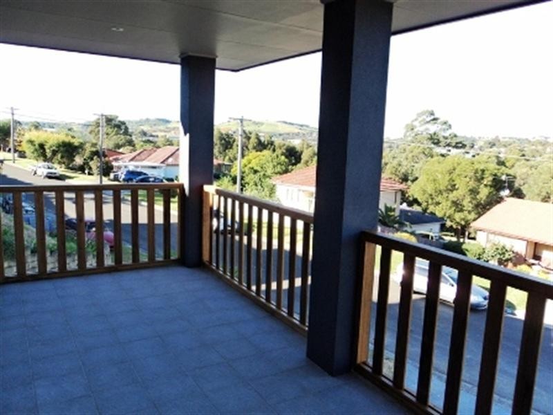 32 Bruce Street, Unanderra NSW 2526