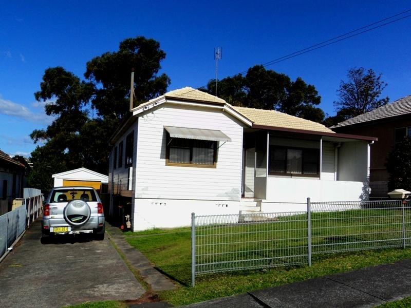 39 Waples Road, Unanderra NSW 2526