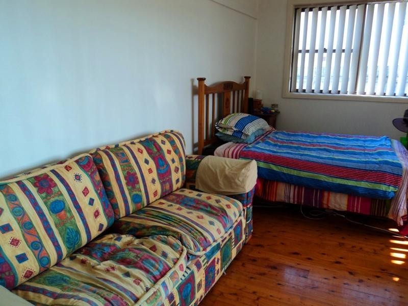 39 Waples Road, Unanderra NSW 2526