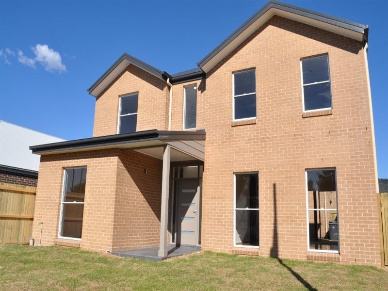 7 Curramore Terrace, Tullimbar NSW 2527