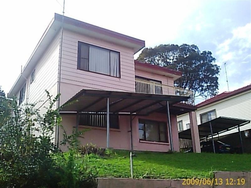 1/88 Bridge Street, Coniston NSW 2500