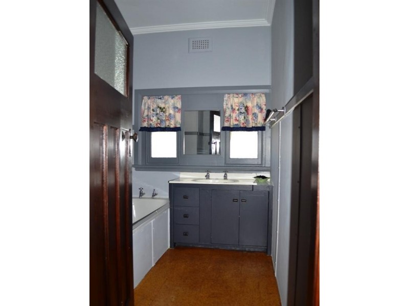 1 Jutland Avenue, Wollongong NSW 2500