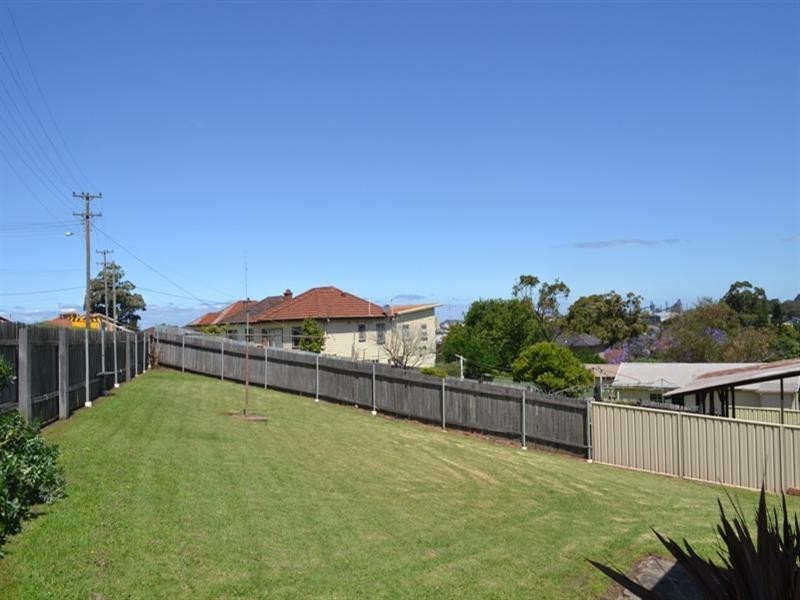 1 Jutland Avenue, Wollongong NSW 2500