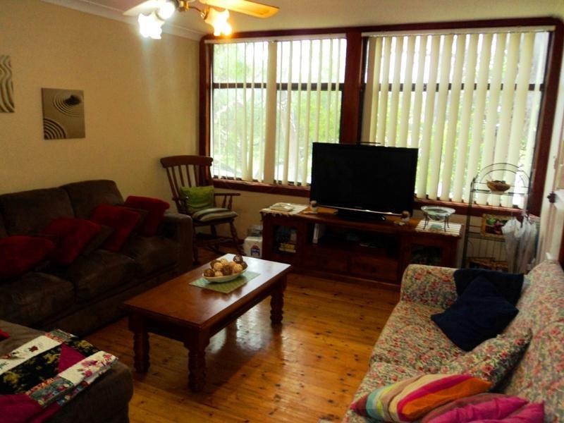 14 Thornbury Avenue, Unanderra NSW 2526