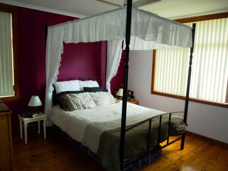 14 Thornbury Avenue, Unanderra NSW 2526