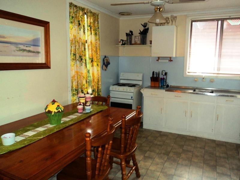 14 Thornbury Avenue, Unanderra NSW 2526