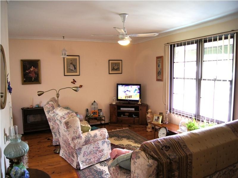 12 Ben Nevis Road, Farmborough Heights NSW 2526