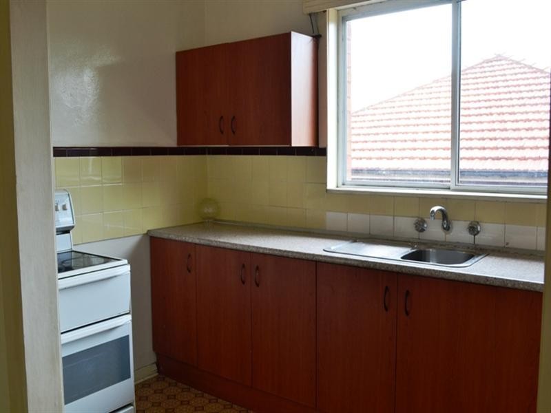 42 Lake Heights Road, Lake Heights NSW 2502