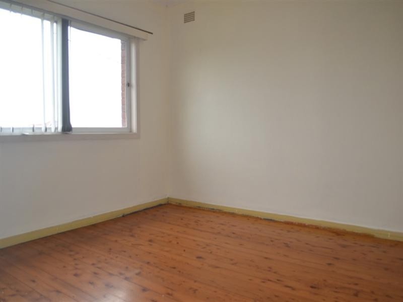 42 Lake Heights Road, Lake Heights NSW 2502