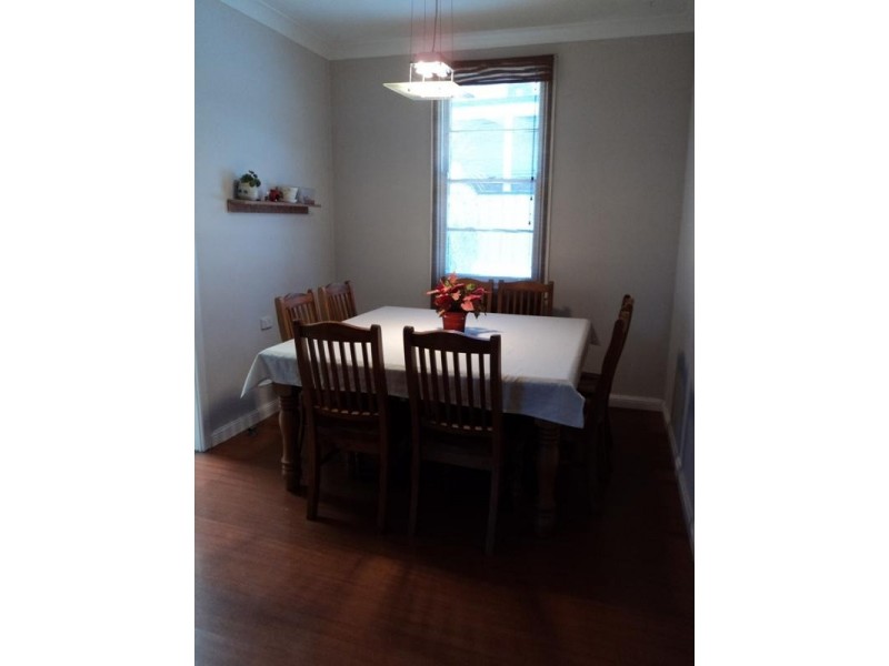 37 Blackman Parade, Unanderra NSW 2526