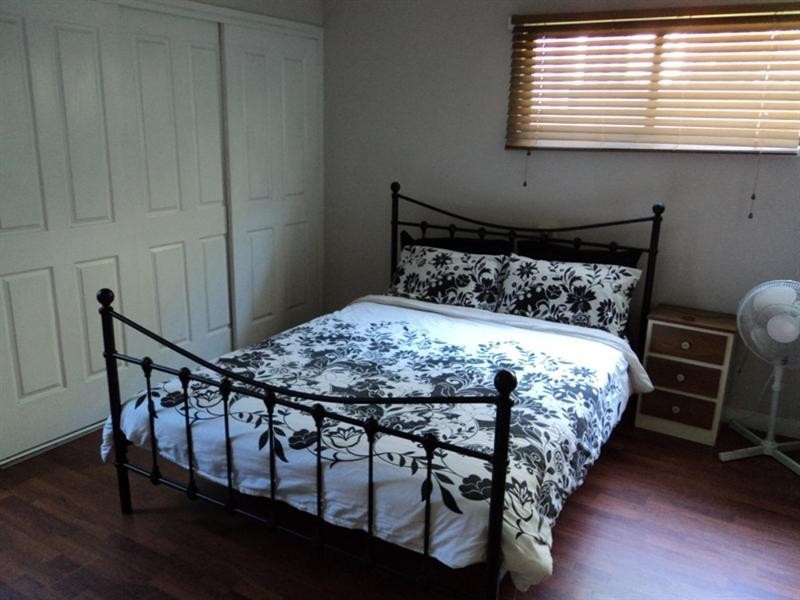 37 Blackman Parade, Unanderra NSW 2526