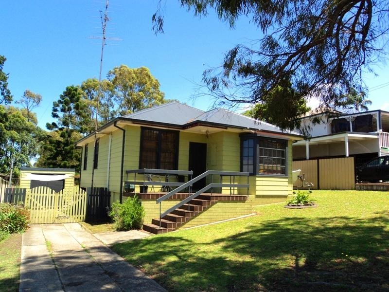 37 Blackman Parade, Unanderra NSW 2526