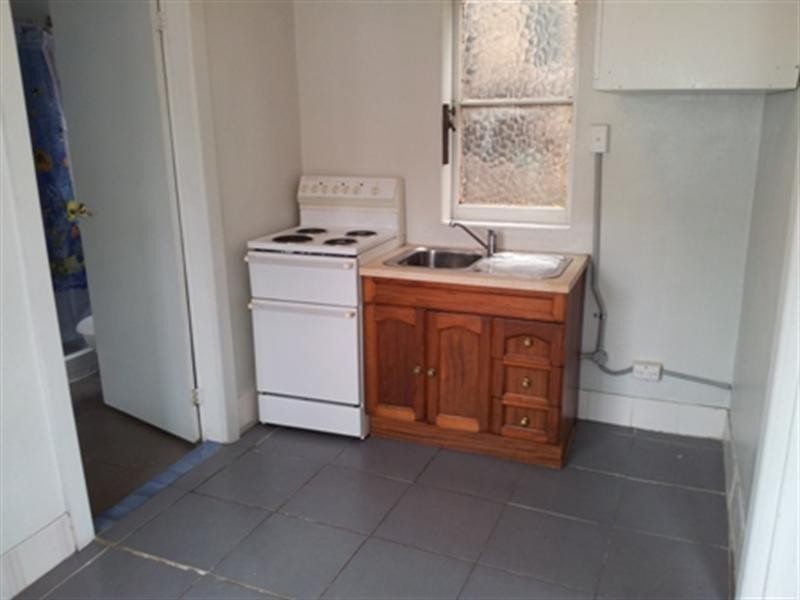 2/124 Flagstaff Road, Lake Heights NSW 2502