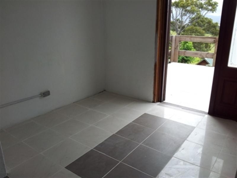 2/124 Flagstaff Road, Lake Heights NSW 2502