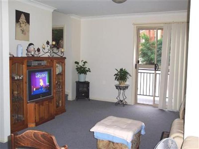 12/35 Bridge Street, Coniston NSW 2500